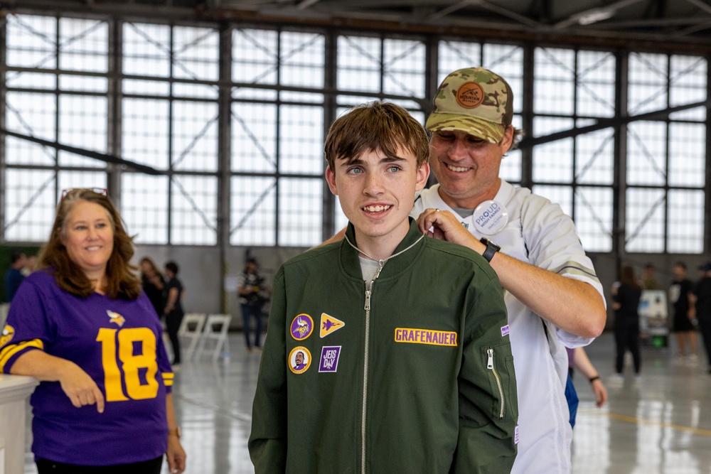 Make-A-Wish Minnesota, Minnesota Vikings, service members grant wishes