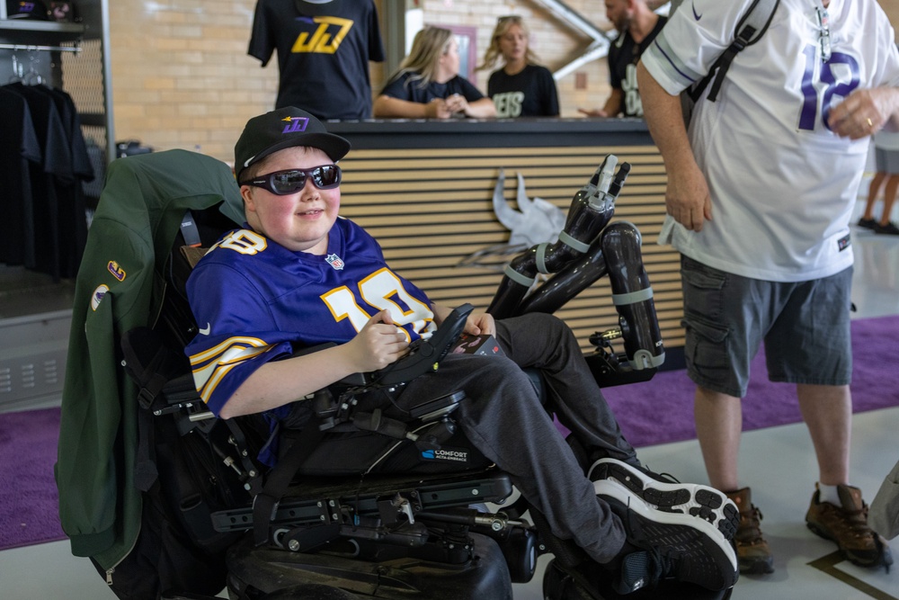 Make-A-Wish Minnesota, Minnesota Vikings, service members grant wishes