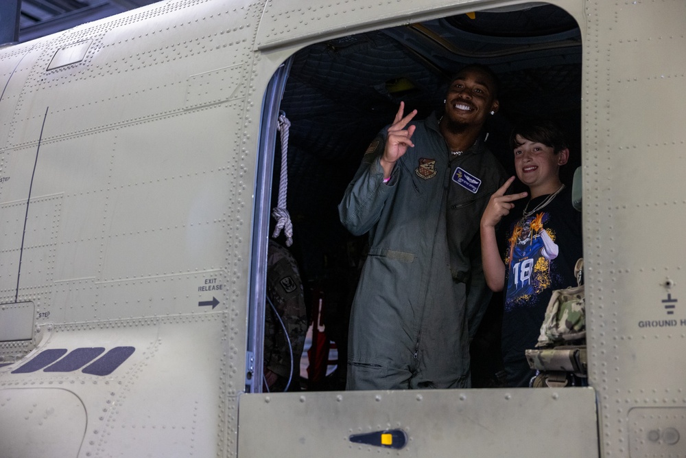 Make-A-Wish Minnesota, Minnesota Vikings, service members grant wishes