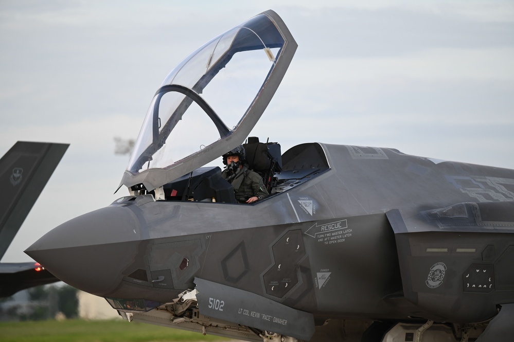 60th FS executes exercise Lonestar Lightning