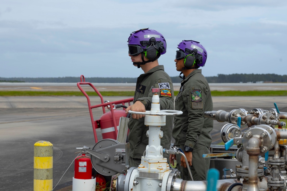 U.S. Marines with 2nd MAW and CLC-21 refuel Harriers
