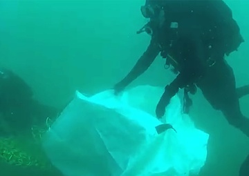 EODMU 8 Participates in APMCM