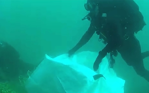 EODMU 8 Participates in APMCM