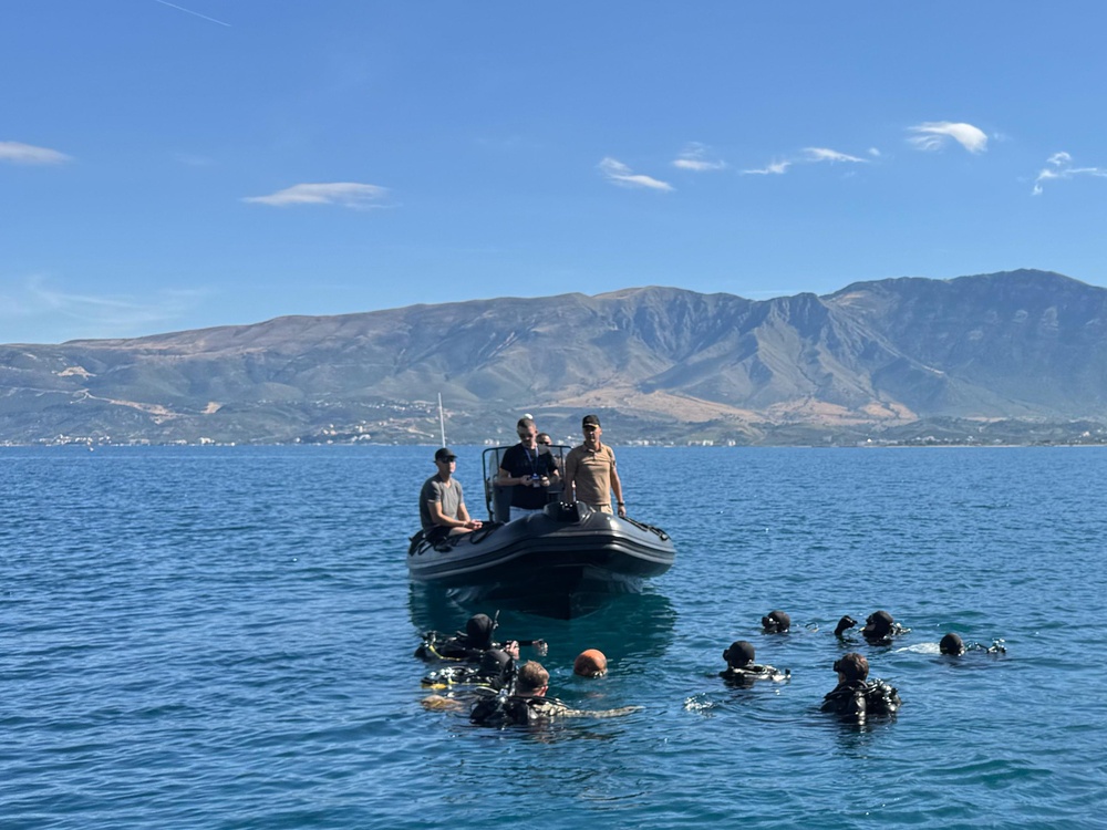 EODMU 8 Participates in APMCM EODMU 8 Participates in APMCM