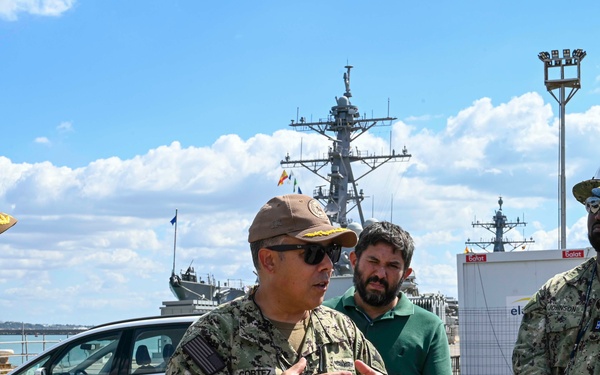 Commander, U.S. 6th Fleet, Visits NAVSTA Rota