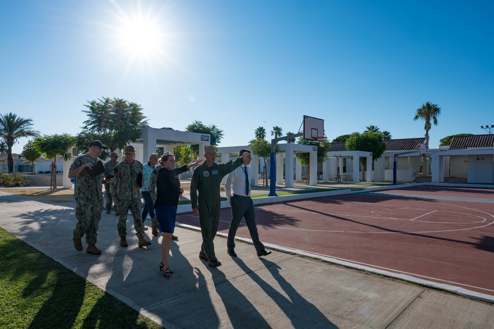 Commander, U.S. 6th Fleet, Visits NAVSTA Rota