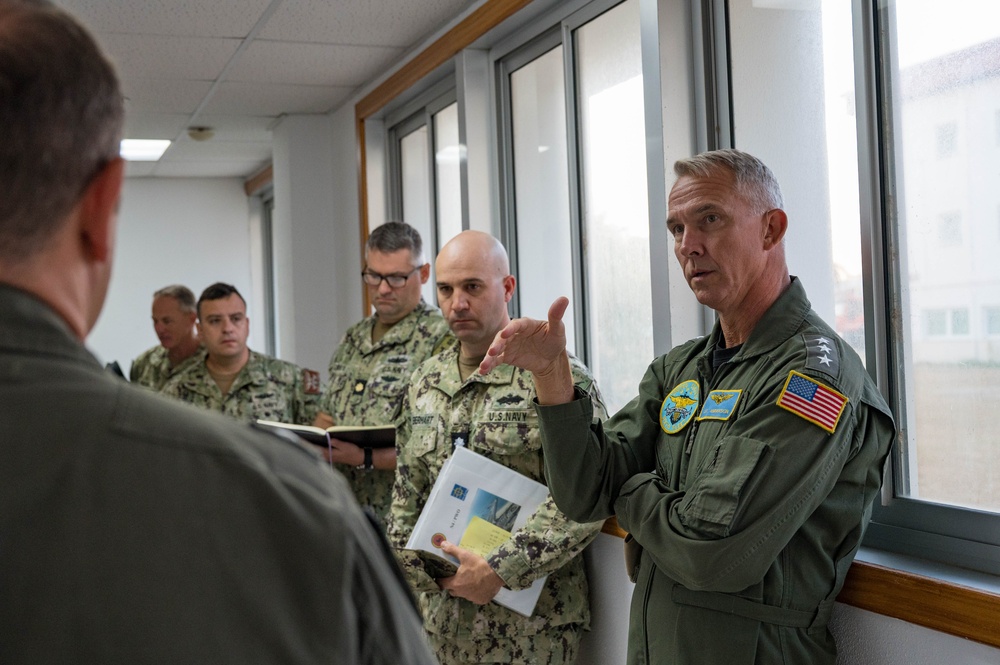 Commander, U.S. 6th Fleet, Visits NAVSTA Rota
