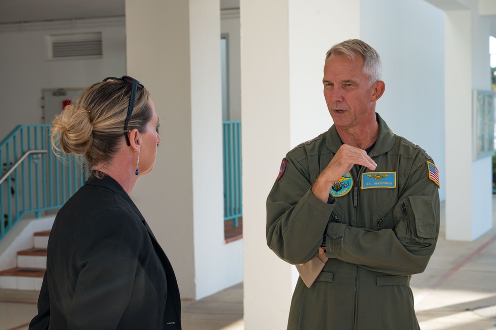 Commander, U.S. 6th Fleet, Visits NAVSTA Rota