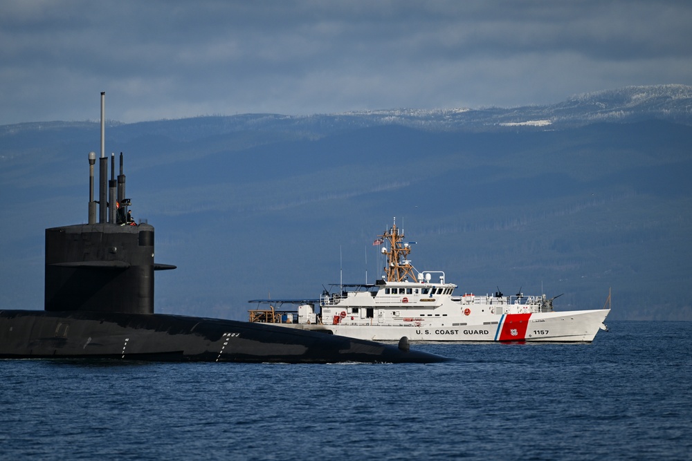 U.S. Coast Guard MFPU-Bangor and Fast Response Cutter Conduct Submarine Escort