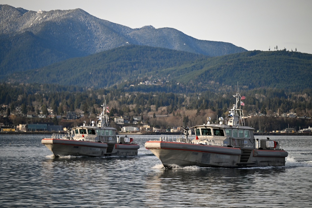 U.S. Coast Guard MFPU-Bangor and Fast Response Cutter Conduct Submarine Escort