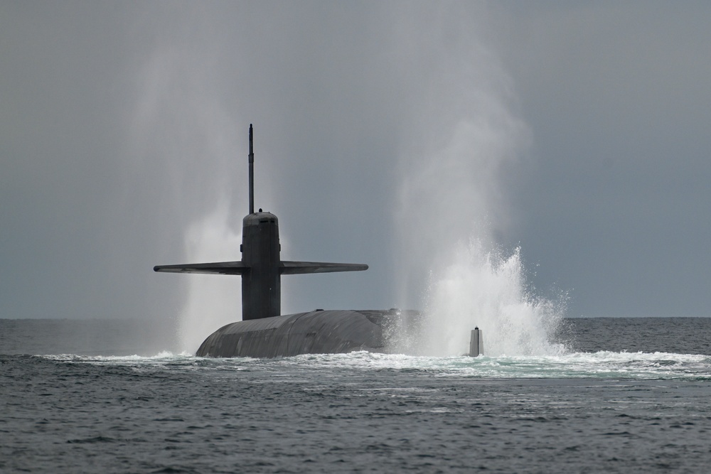 U.S. Coast Guard MFPU-Bangor and Fast Response Cutter Conduct Submarine Escort
