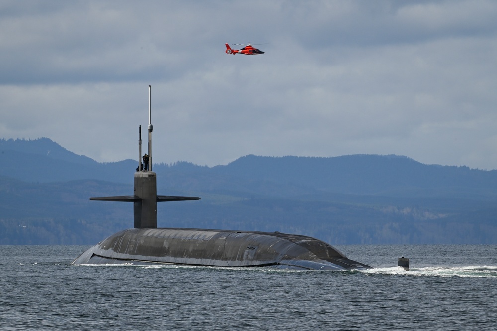 U.S. Coast Guard MFPU-Bangor and Fast Response Cutter Conduct Submarine Escort