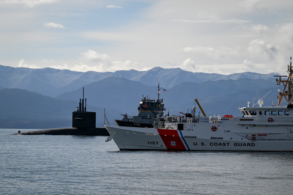 U.S. Coast Guard MFPU-Bangor and Fast Response Cutter Conduct Submarine Escort