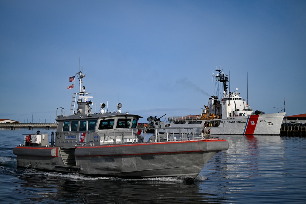 U.S. Coast Guard MFPU-Bangor and Fast Response Cutter Conduct Submarine Escort