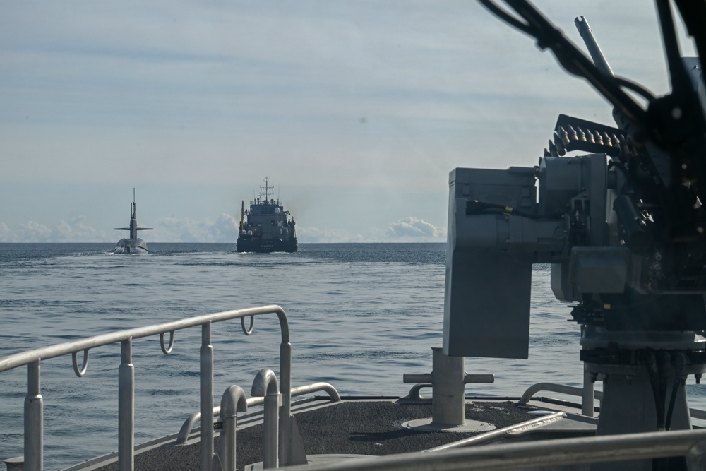U.S. Coast Guard MFPU-Bangor and Fast Response Cutter Conduct Submarine Escort