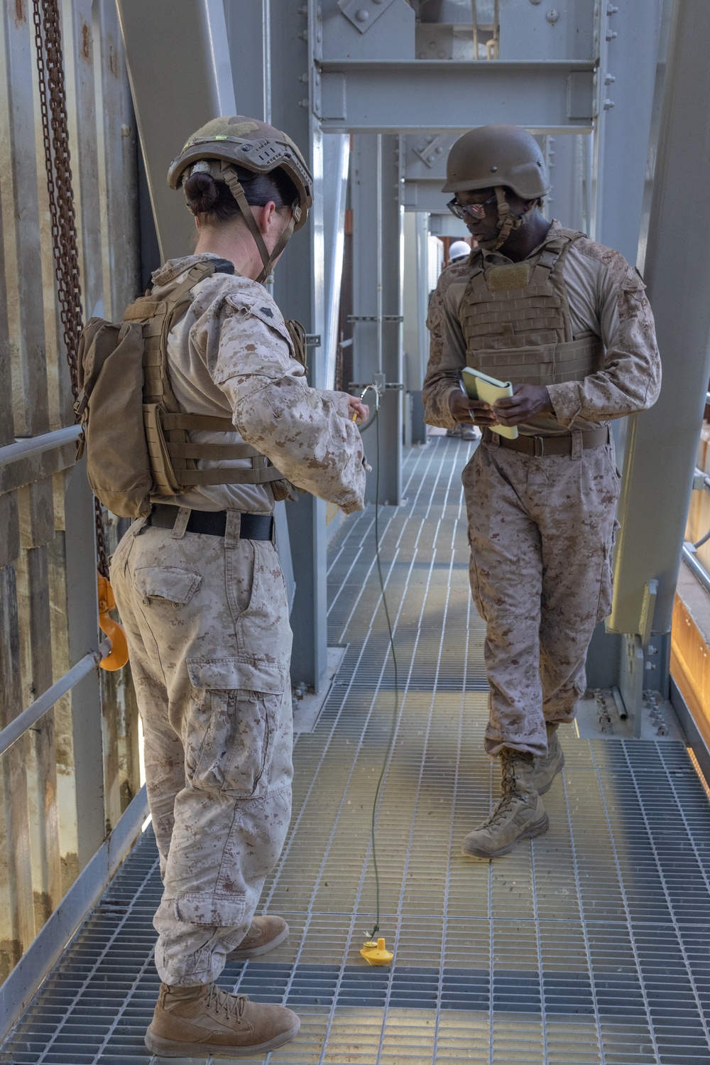 Combat Logistics Battalion 15 surveys high traffic site for illegal crossing at El Centro