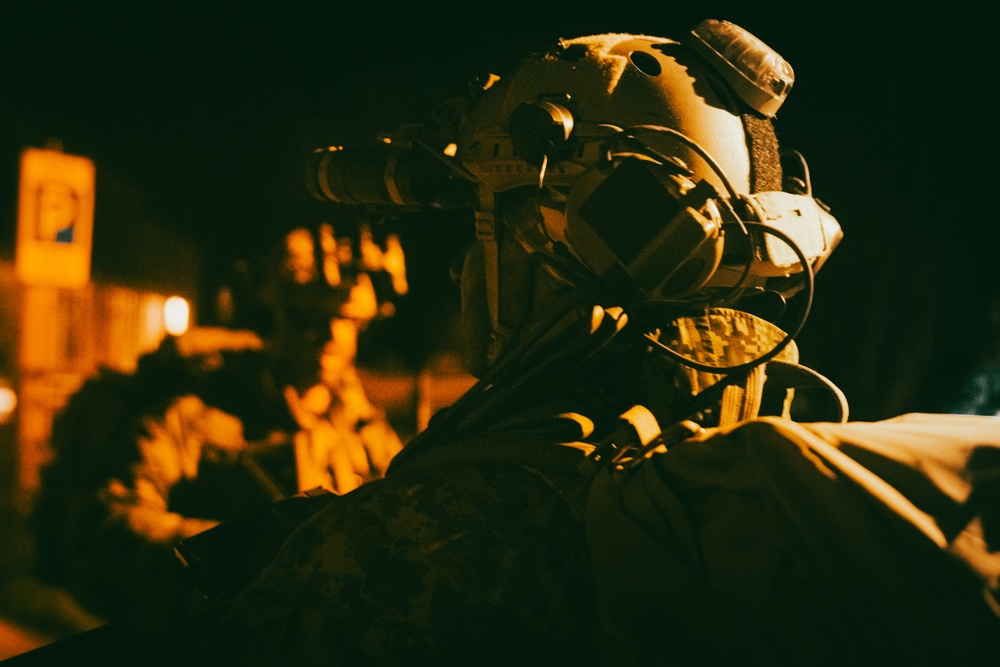 U.S. Marines, NATO Partner Forces conduct large scale amphibious night landing, reconnaissance training exercise in Estonia
