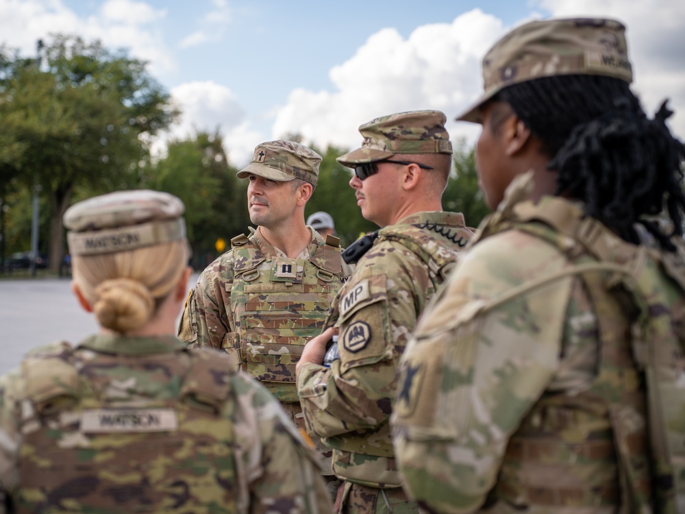Chaplain Stutson speaks with Soldiers