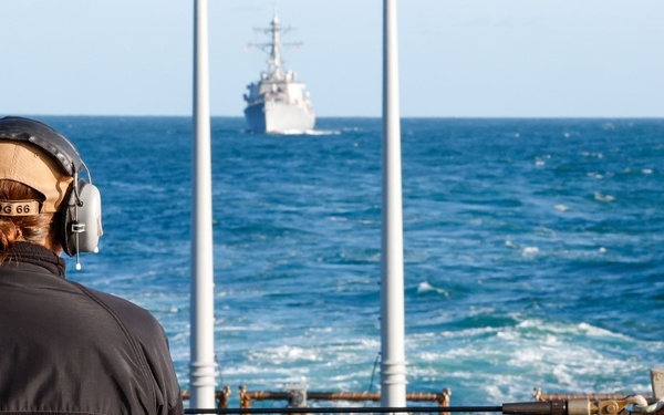 USS Gonzalez (DDG 66) Maneuvers into Formation