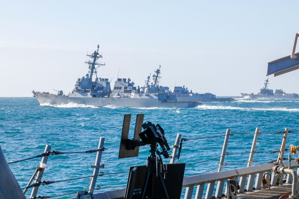 Arleigh-Burke Destroyers Conduct Formation Steaming