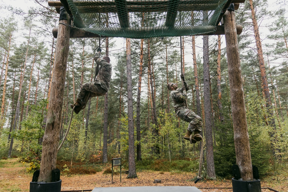 278th ACR Soldiers Complete Obstacle Course at Spur Ride