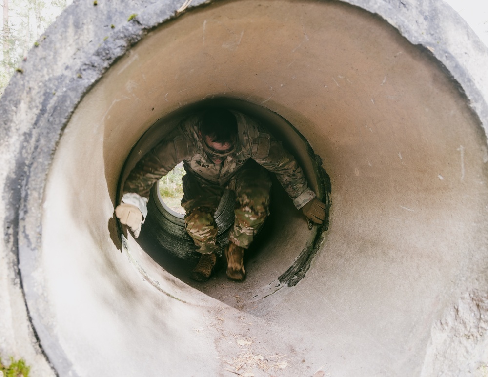 278th ACR Soldiers Complete Obstacle Course at Spur Ride