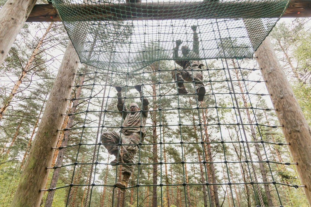 278th ACR Soldiers Complete Obstacle Course at Spur Ride