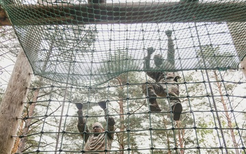 278th ACR Soldiers Complete Obstacle Course at Spur Ride