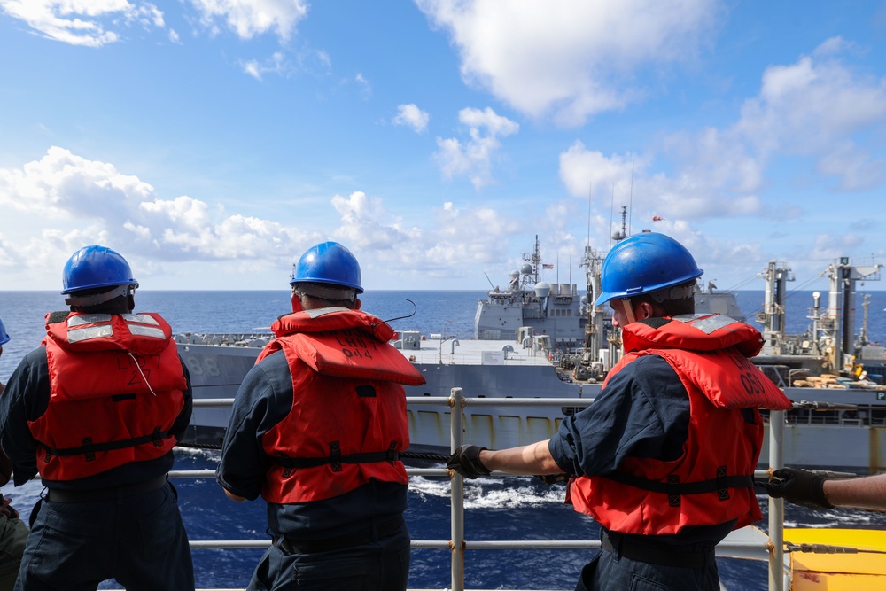USS Iwo Jima Conducts Resupply