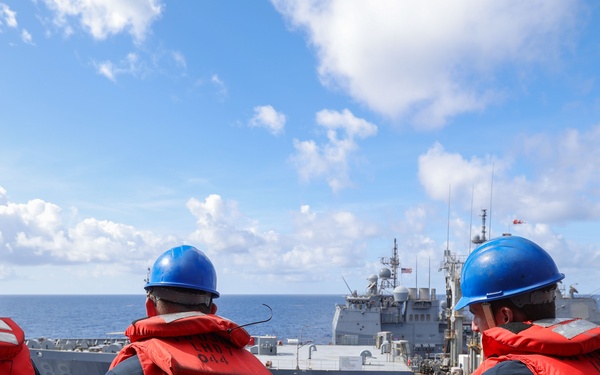 USS Iwo Jima Conducts Resupply