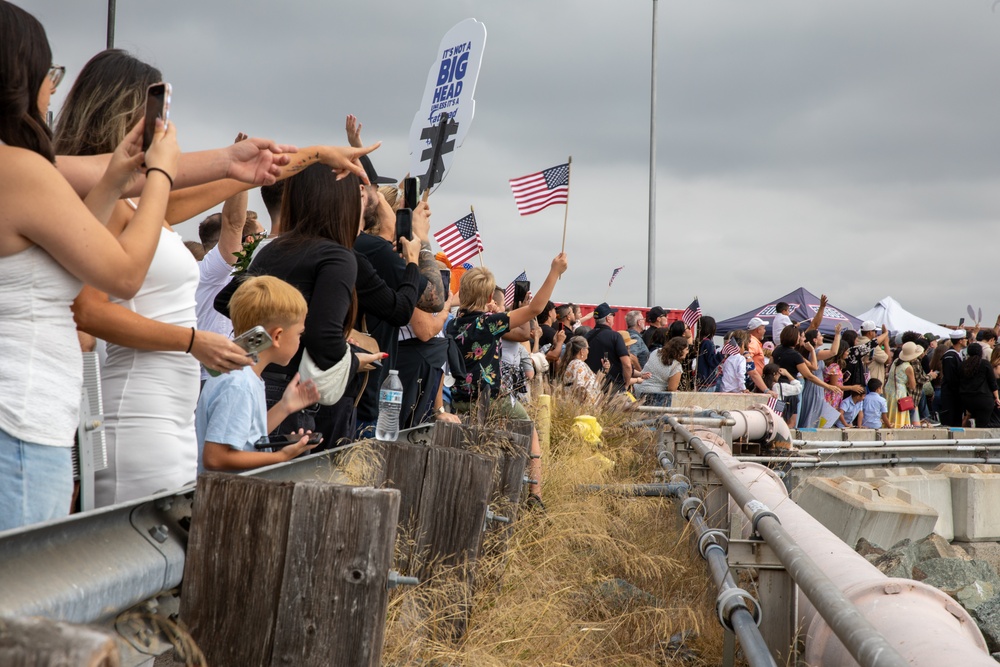 USS Santa Fe (SSN 763) Returns Home from Deployment