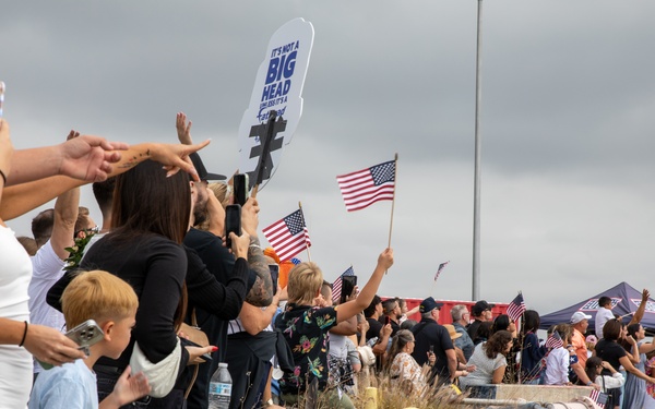 USS Santa Fe (SSN 763) Returns Home from Deployment