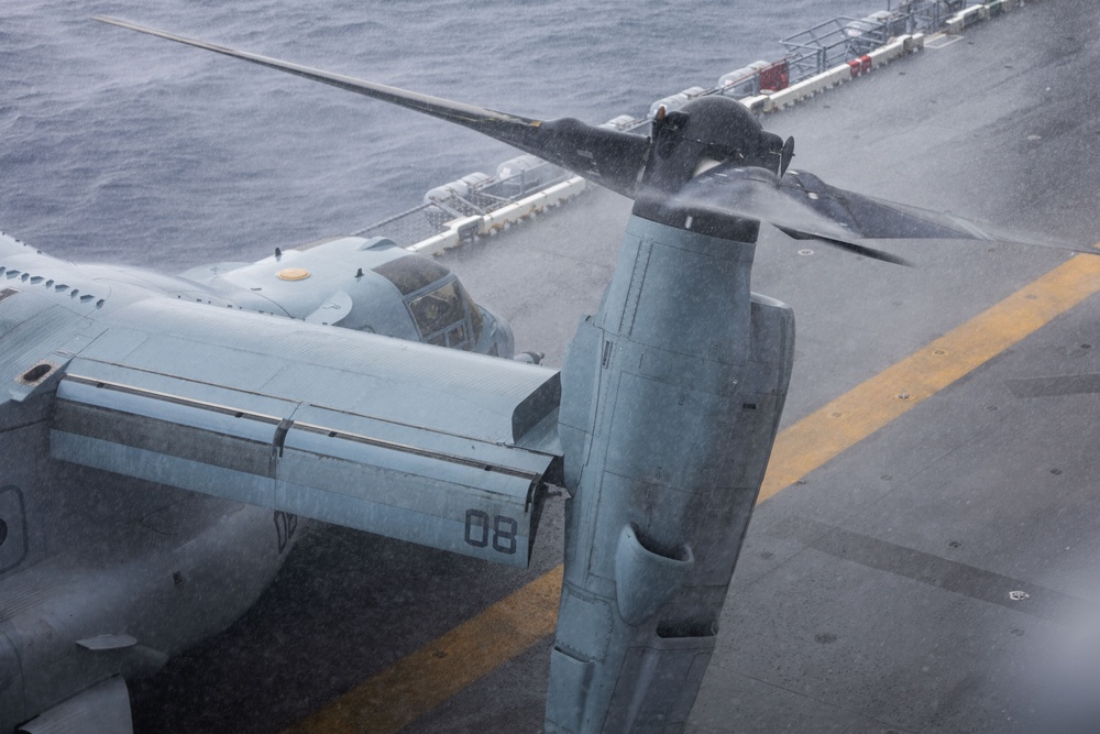 USS Iwo Jima (LHD 7) Conducts Flight Operations in the Rain
