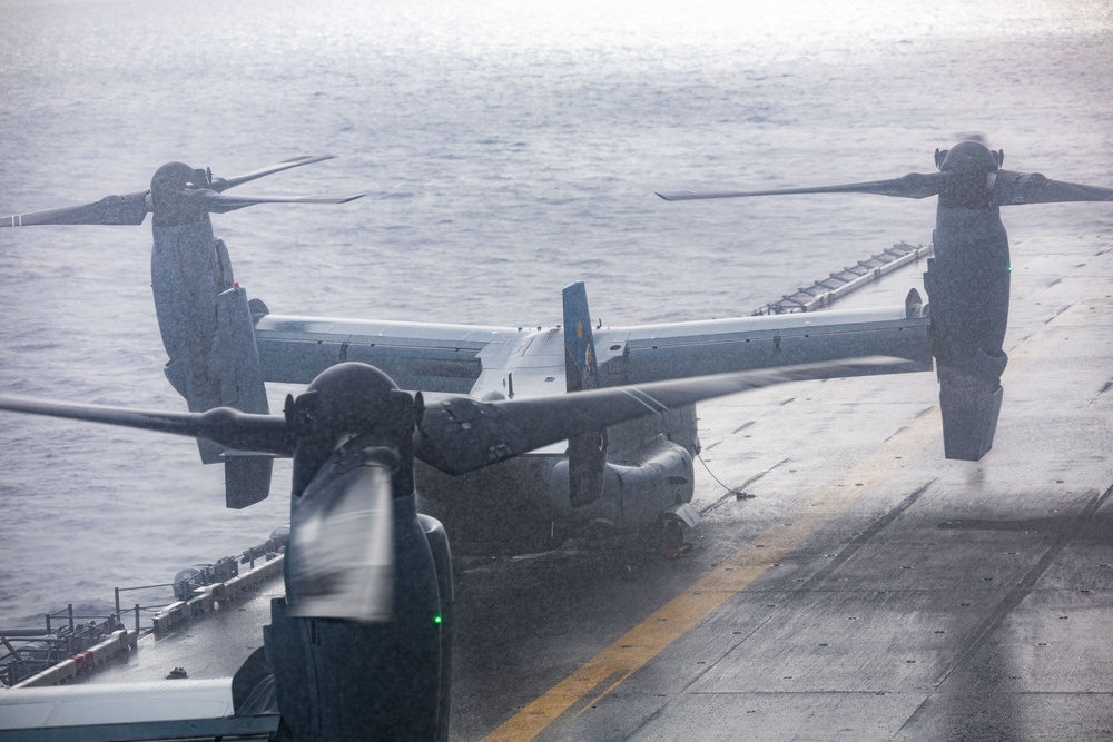 USS Iwo Jima (LHD 7) Conducts Flight Operations in the Rain