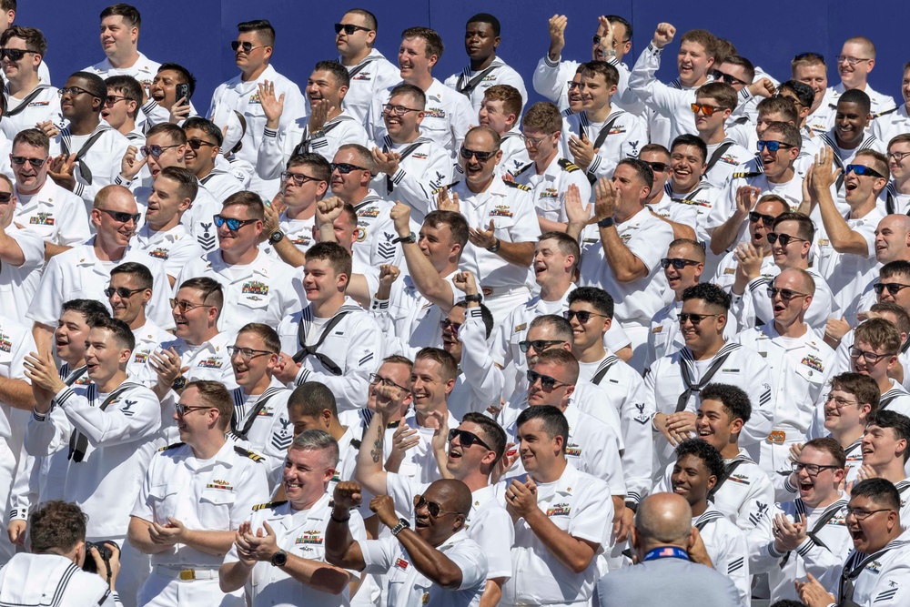 Trump Visits Naval Station Norfolk
