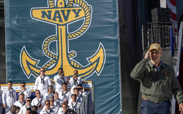 Trump Visits Naval Station Norfolk