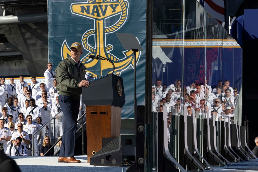 Trump Visits Naval Station Norfolk