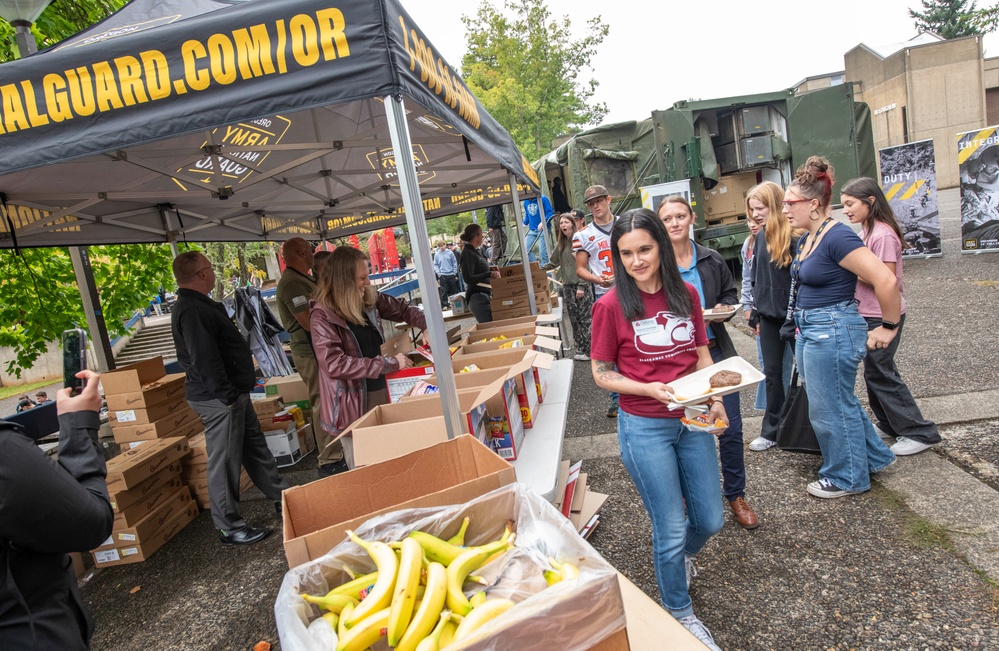 Oregon National Guardsmen show off culinary skills at Taste of Trades