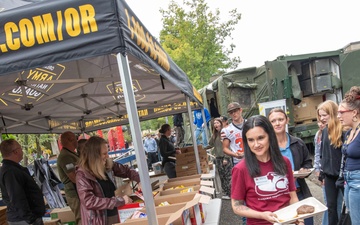 Oregon National Guardsmen show off culinary skills at Taste of Trades