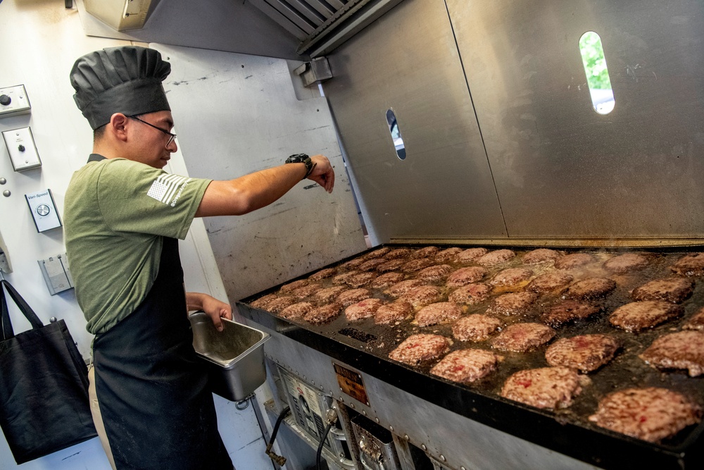 Oregon National Guardsmen show off culinary skills at Taste of Trades