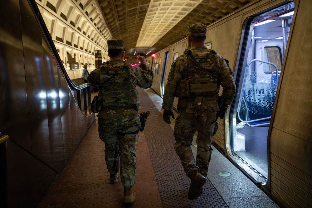 Mississippi National Guard Soldiers patrol the Washington Metro train station