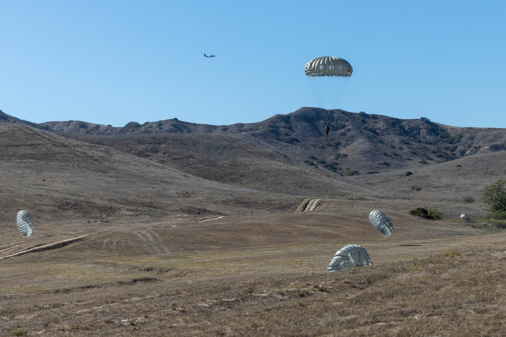 Riptide Reach 2-25: 1st DSB Conducts Parachute Operations
