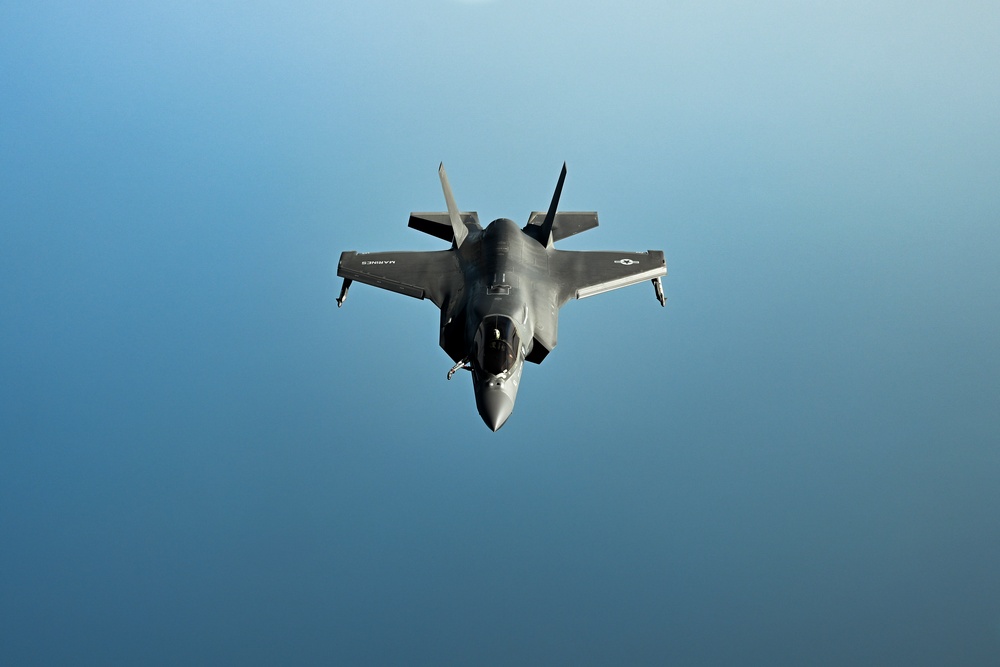 USAF meets USMC in the skies over USCENTCOM AOR USAF meets USMC in the skies over USCENTCOM AOR
