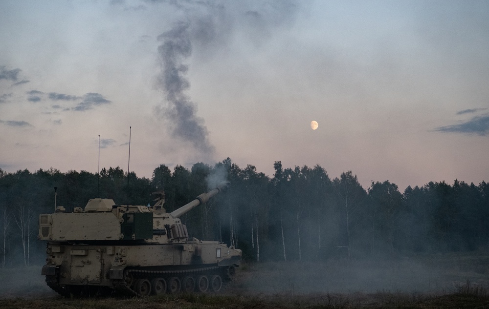U.S. Soldiers execute Paladin Table VI gunnery in Poland U.S. Soldiers execute Paladin Table VI gunnery in Poland