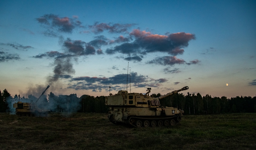 U.S. Soldiers execute Paladin Table VI gunnery in Poland U.S. Soldiers execute Paladin Table VI gunnery in Poland