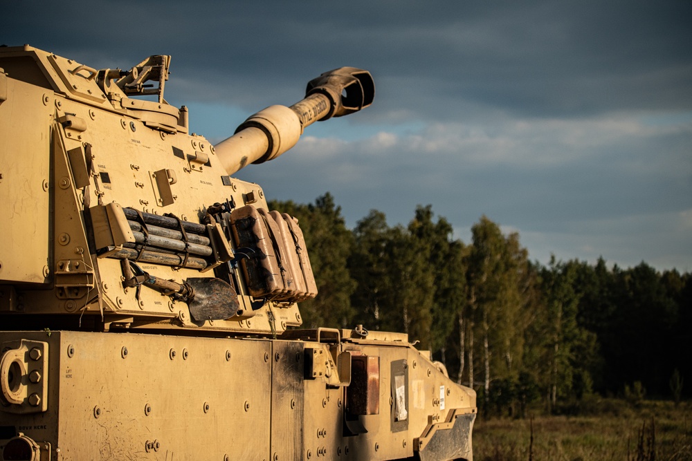 U.S. Soldiers execute Paladin Table VI gunnery in Poland U.S. Soldiers execute Paladin Table VI gunnery in Poland