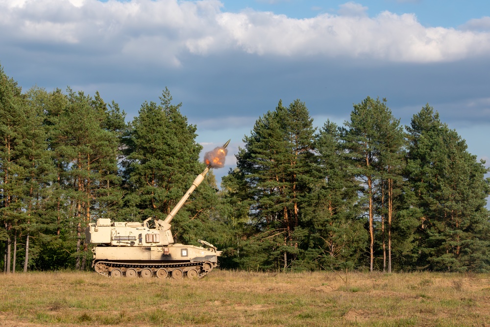 U.S. Soldiers execute Paladin Table VI gunnery in Poland U.S. Soldiers execute Paladin Table VI gunnery in Poland
