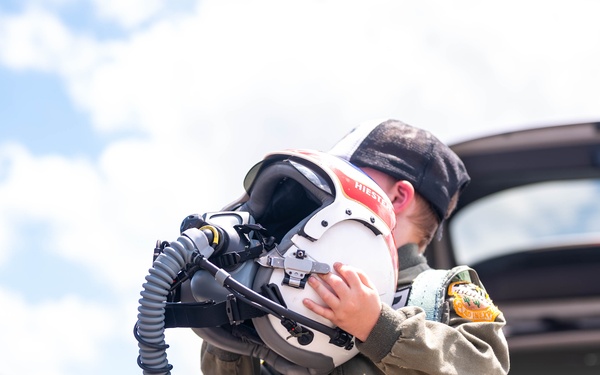 Viper Demo performs at Sun 'N Fun 2025