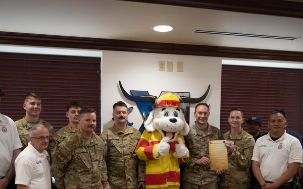 47 FTW Commander Signs Fire Prevention Week Proclamation
