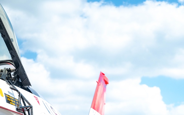 Viper Demo performs at Sun 'N Fun 2025